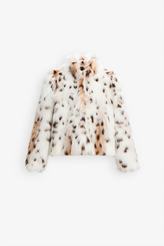 Women's shawl collar wrap coat in leopard white, detail close-up