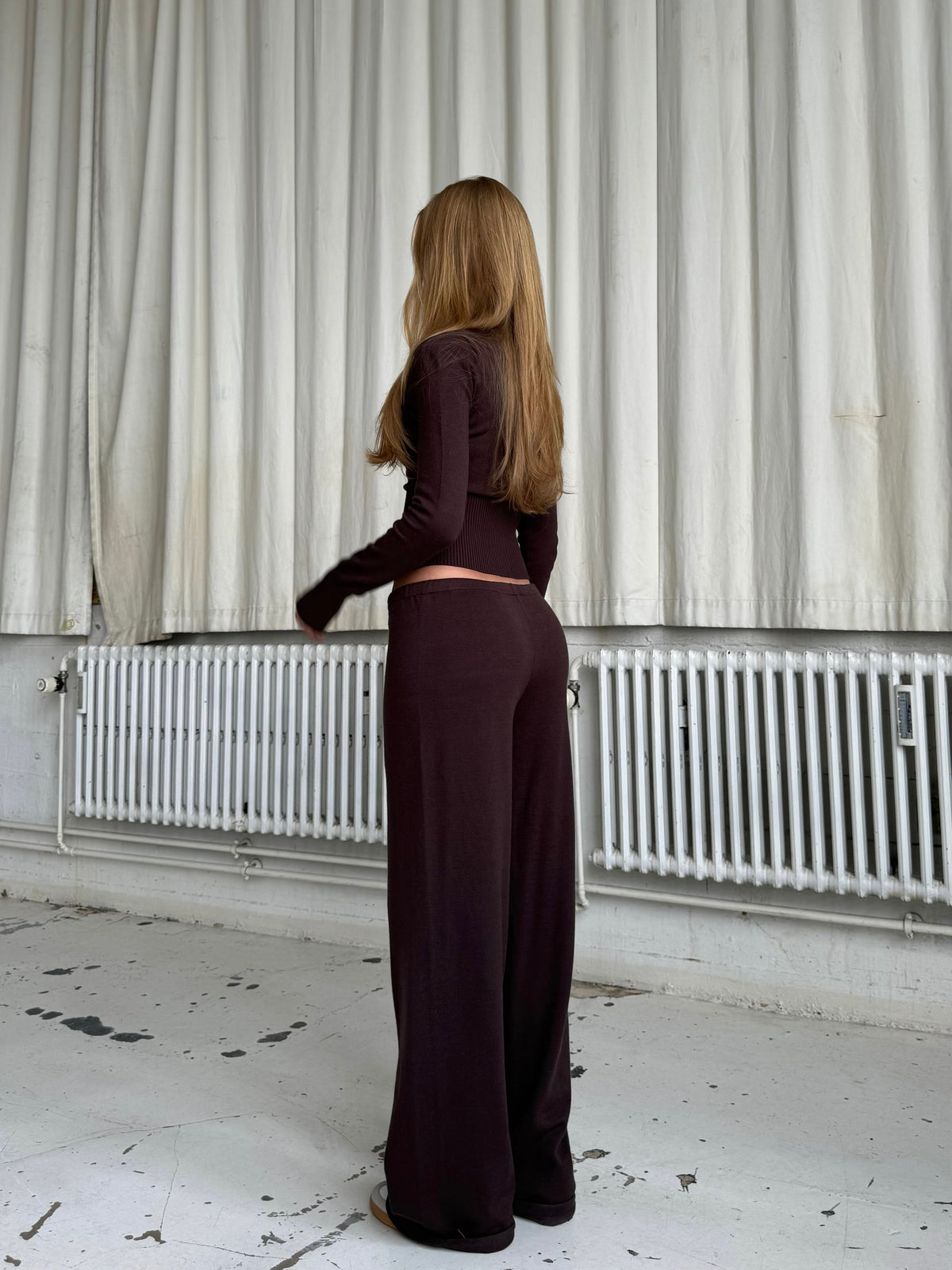 Women's casual v neck two piece set in brown, back view