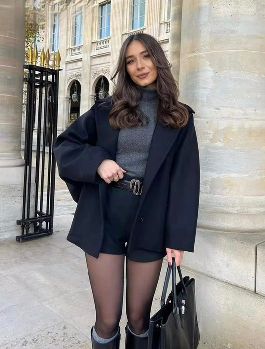 Women's collar button coat in noir, front view
