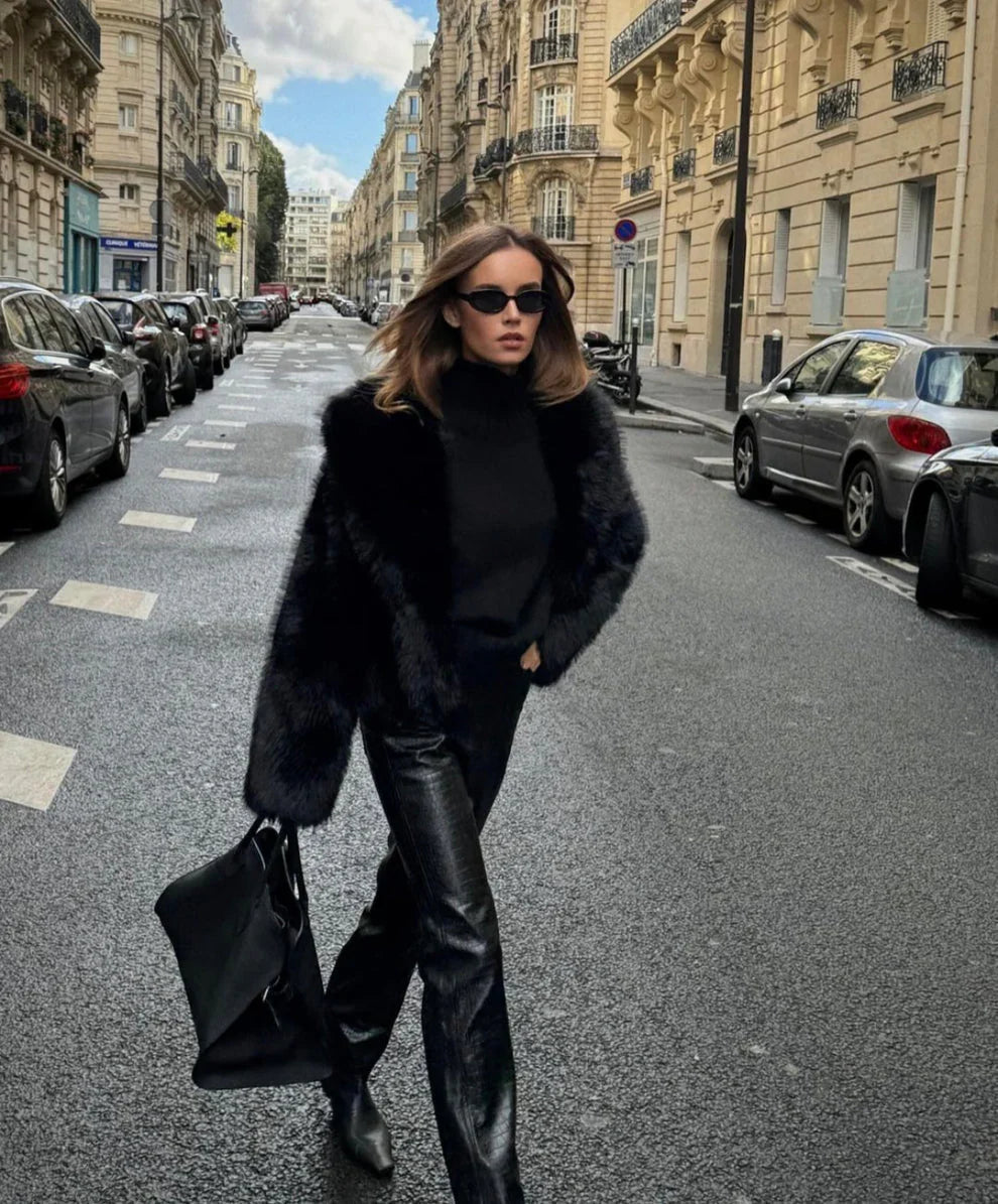 Women's oversized layering coat in black, detail view
