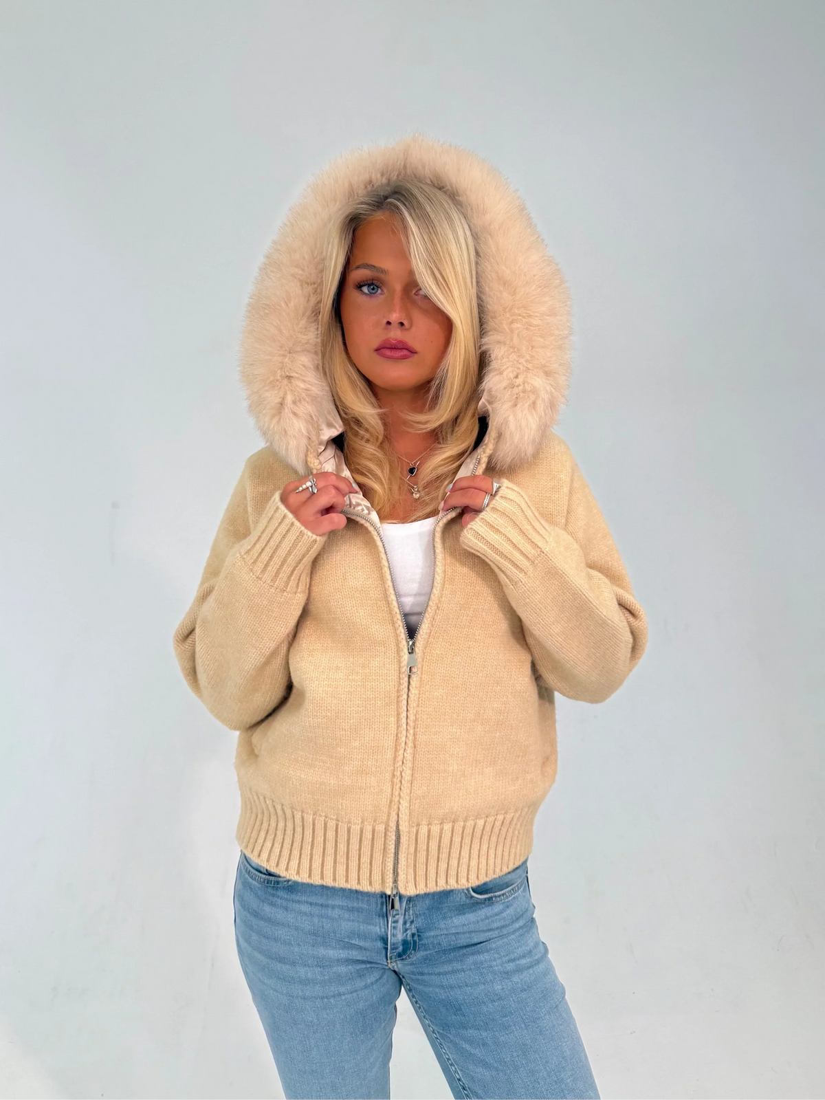Women's zipped faux fur jacket, texture detail